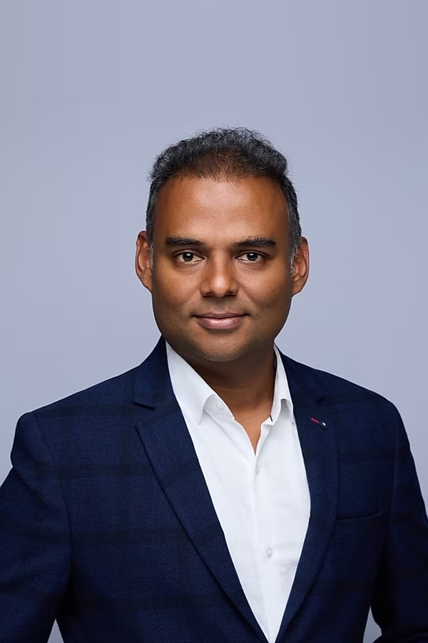 Dr Sudeep Singh: Specialist Periodontist